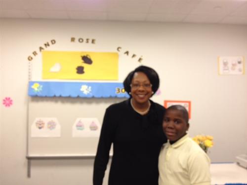 Dr. Wortham visits the Grand Rose Cafe 